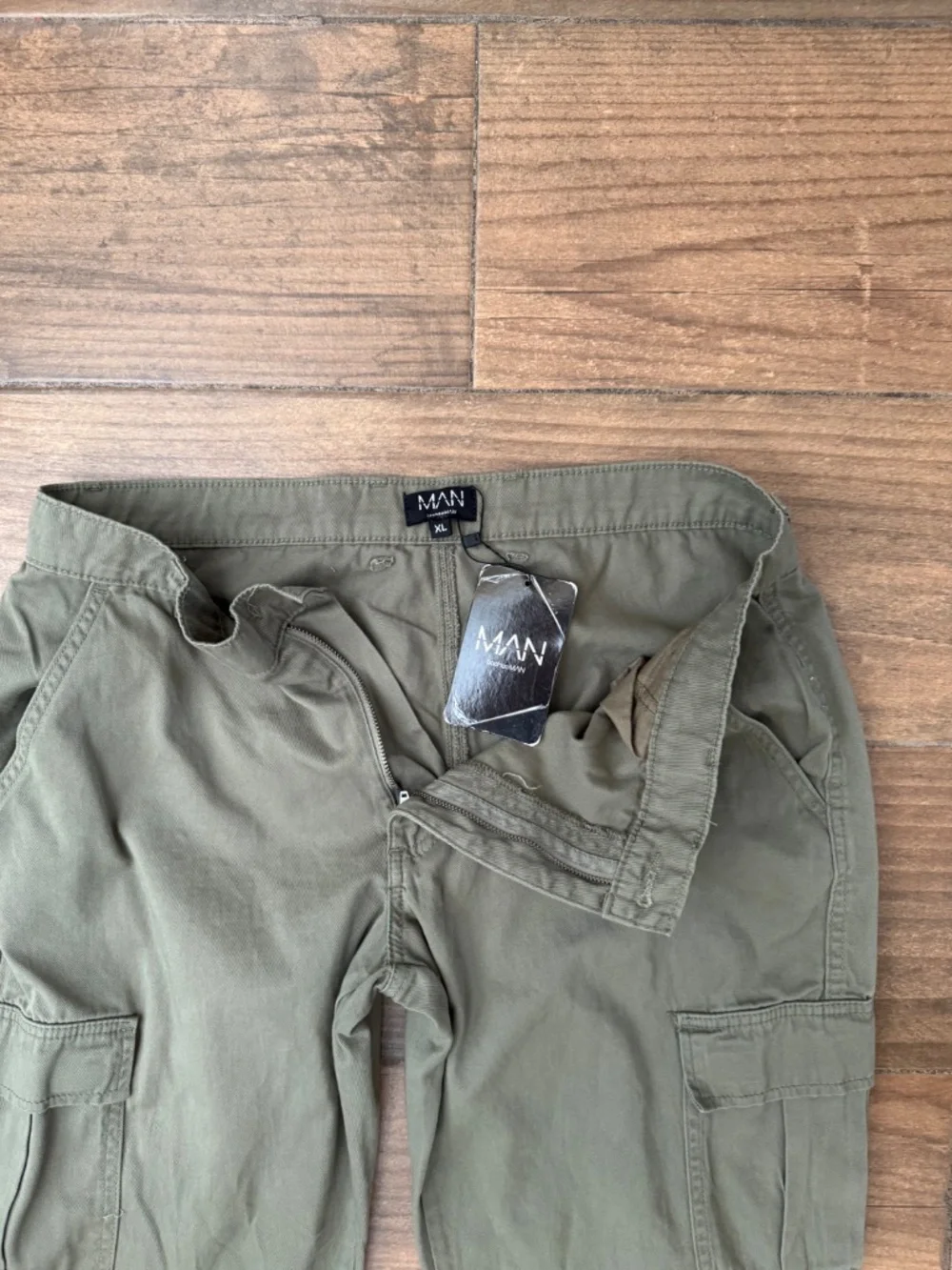 BoohooMAN Olive Green Straight Leg Cargo Pants – NWT Men's XL
